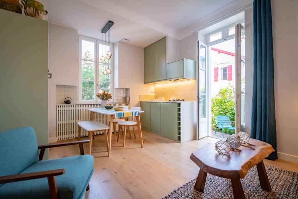 Cote Des Basques, Terrasse, Confort Et Qualite Биариц Екстериор снимка